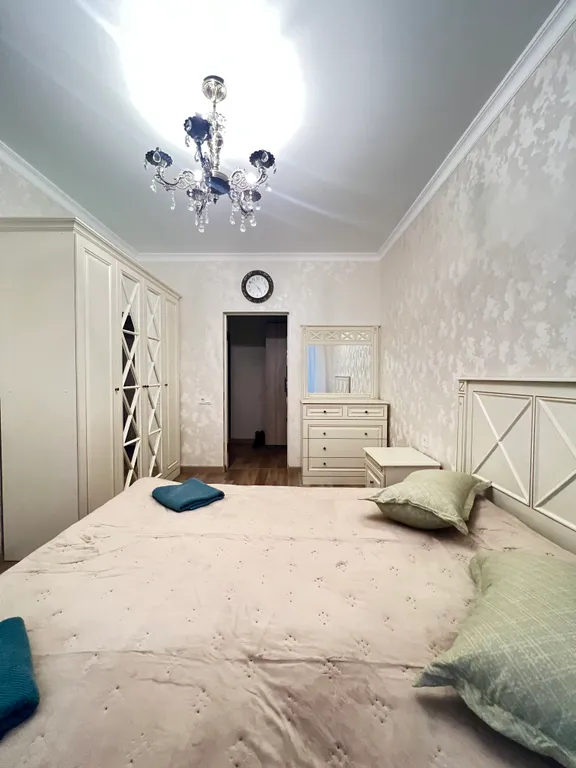 Уютная 2-комнатная квартира с дизайнерским ремонтом