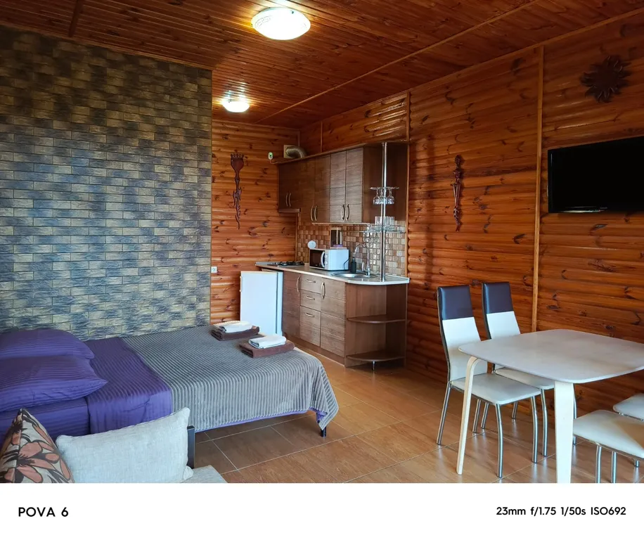 Студия с балконом и панорамными окнами