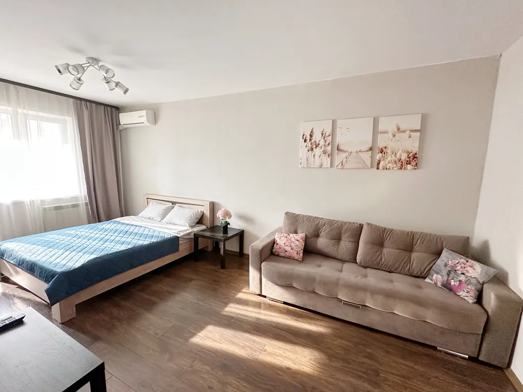 Двухкомнатная квартира в 10 минутах пешком от набережной