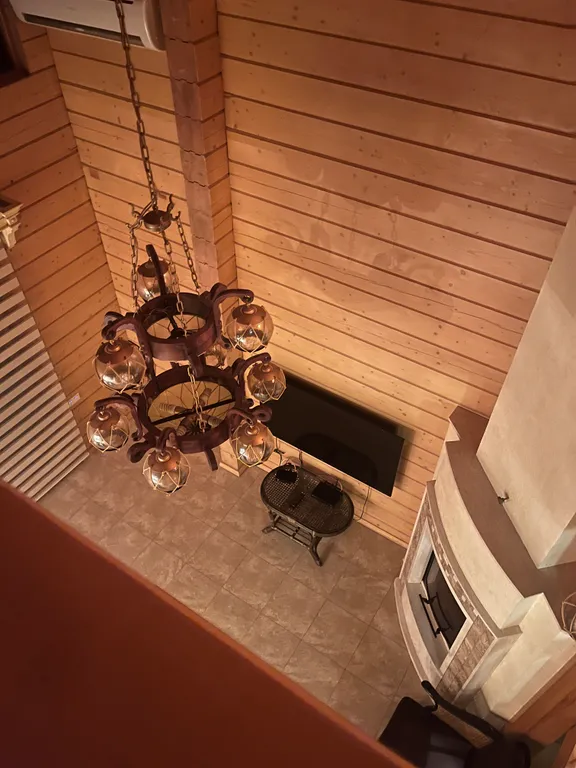 Деревянный дом с приватной территорией