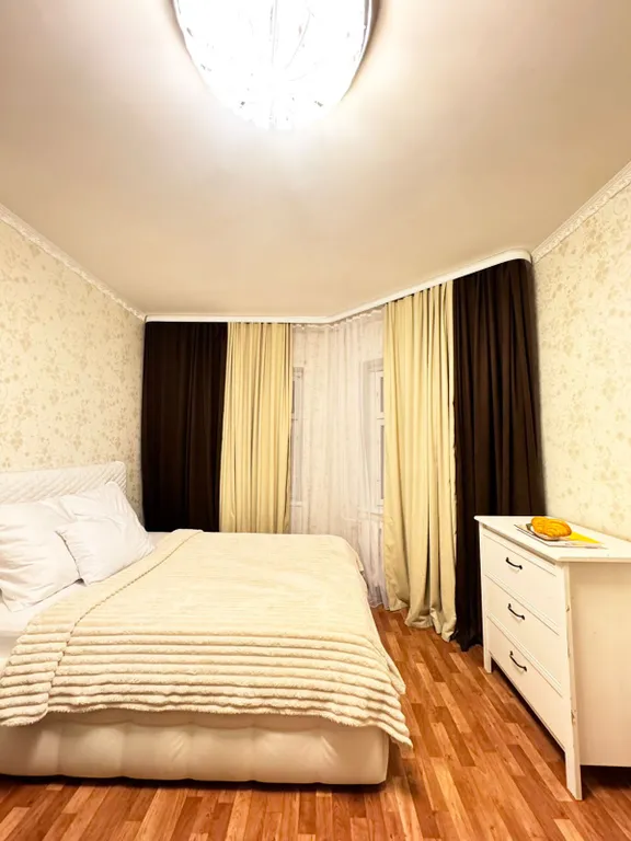 Уютная просторная квартира с балконом — аренда посуточно в Нижневартовск