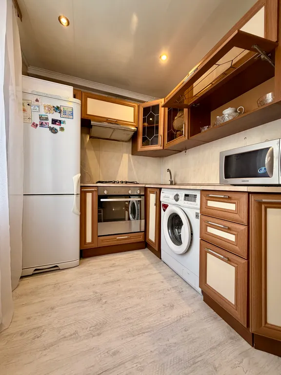 Трехкомнатная квартира в спальном районе Монгора