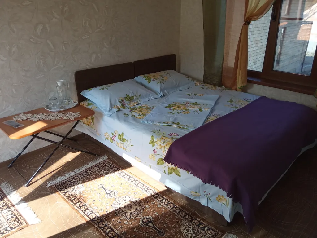 Домик у подножья заповедника КараДаг