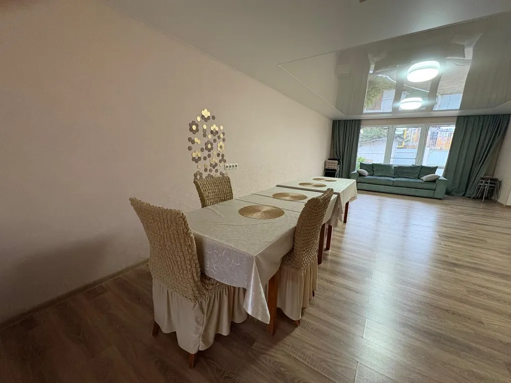 Уютный дом в прибрежной зоне рядом с центром  города