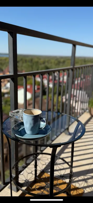 Чистая и уютная квартира с видом на Волгу и на остров