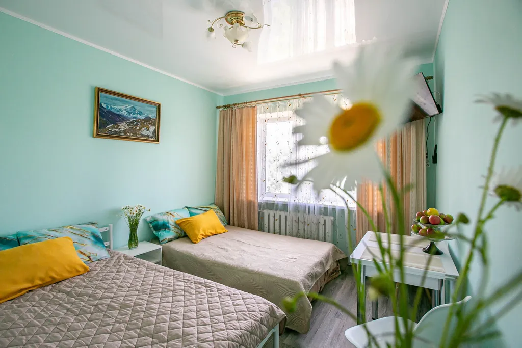 Квартира-студия с шикарным видом из окна на горы и парк