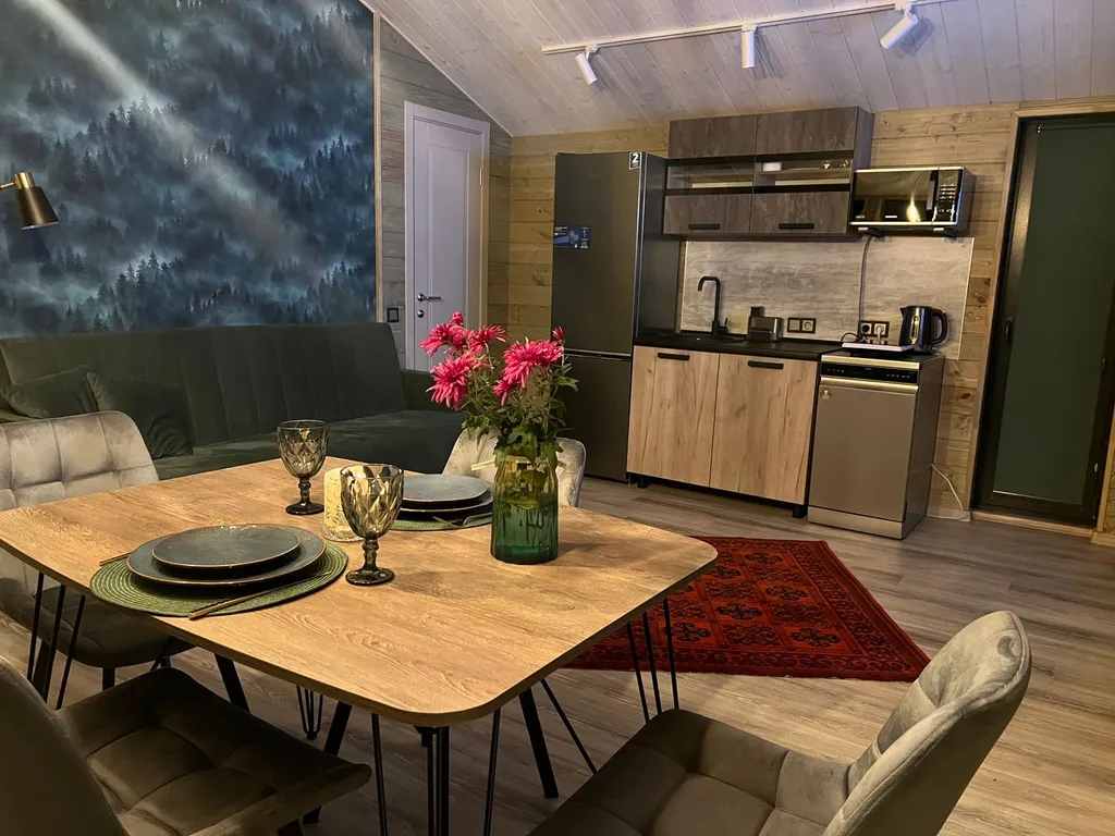 Дом 6 в лесу у реки