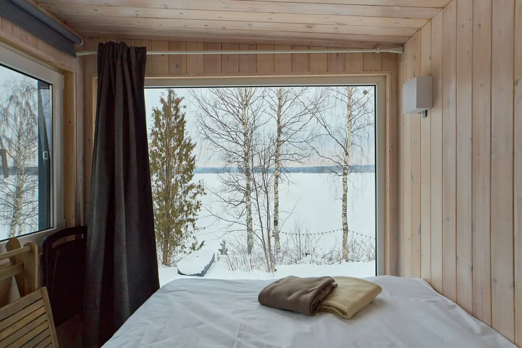 Дом с сауной на берегу озера