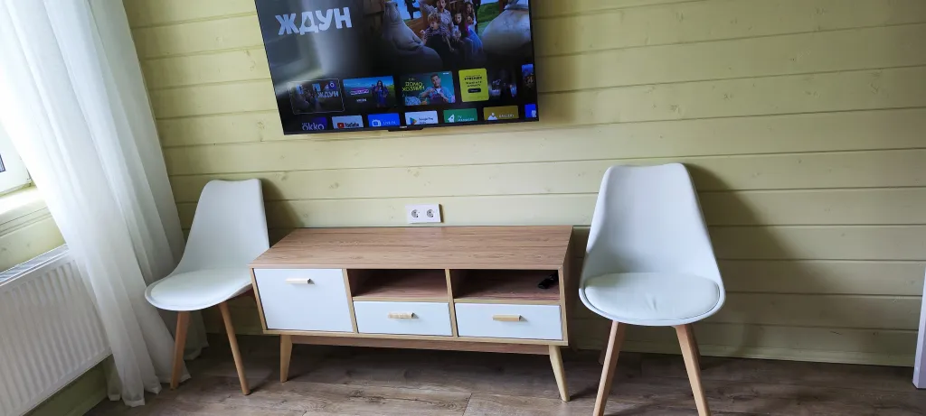 Дом с панорамными окнами в стиле Barn House