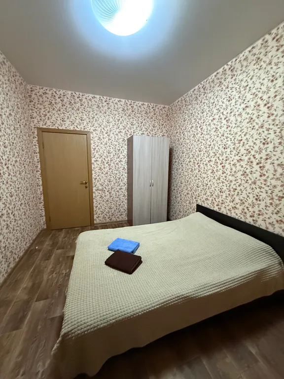 Комната с парковкой и местом для отдыха на улице