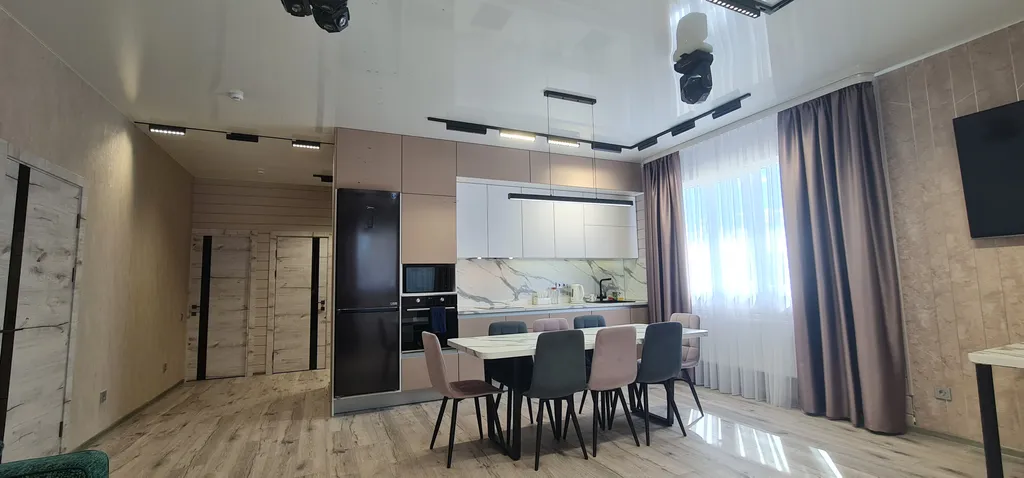 Большой современный и уютный дом