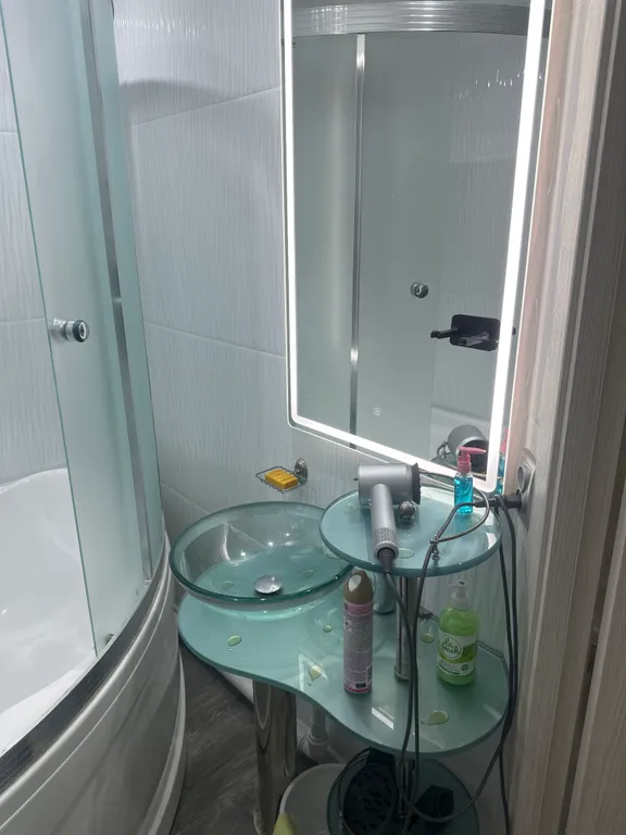 Двухэтажный дом с баней и бассейном