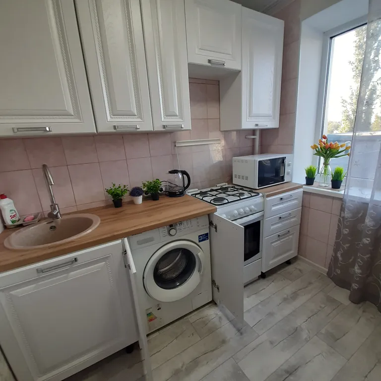 Двухкомнатная квартира рядом с Волгой