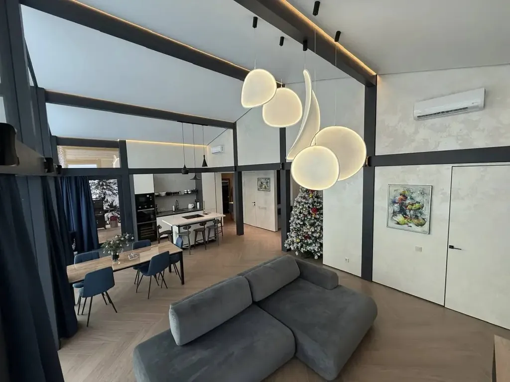 Премиальный дом с видом на лес и пруд в поселке года Ели estate