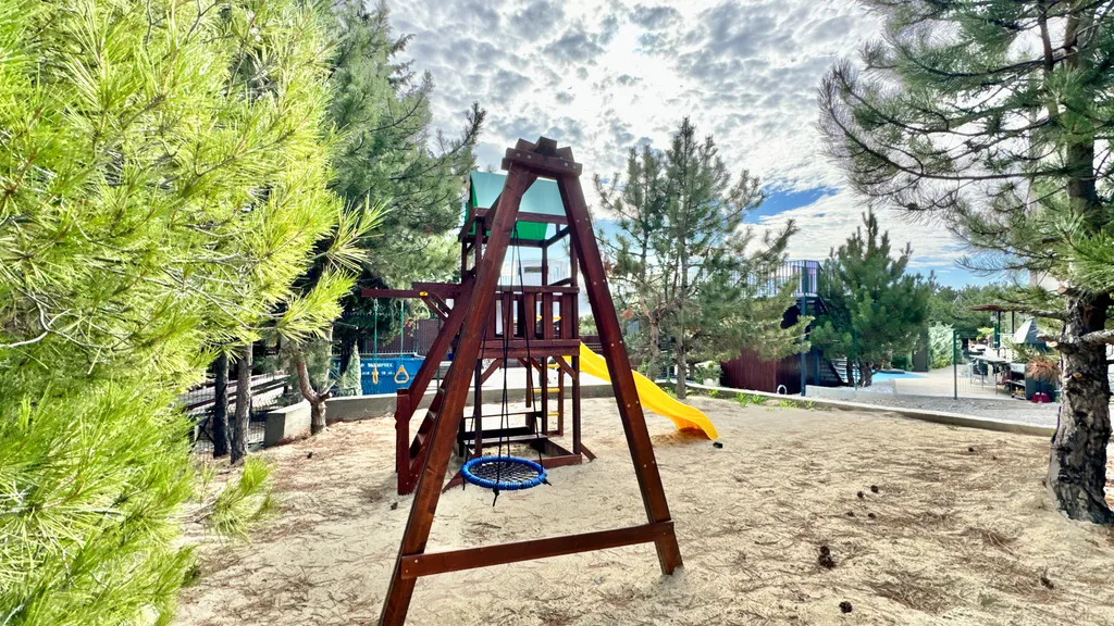 Таунхаус Панда в лесной зоне с подогреваемым бассейном и баней Кореиз