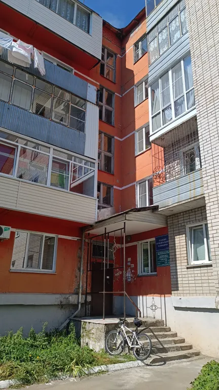 Уютная двухкомнатная квартира семейного типа в центре Белокурихи