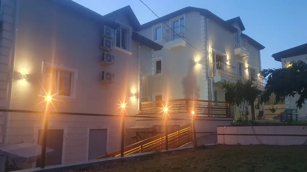 Квартира 2-комнатная Квартира — Севастополь