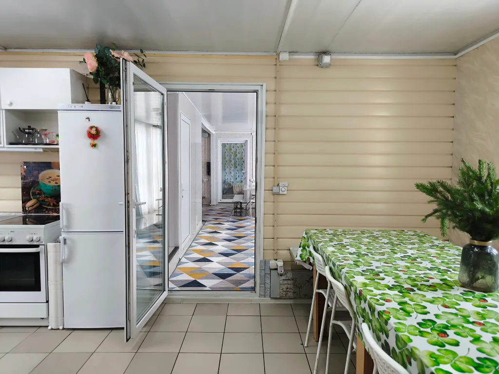 Комфортабельный 2-этажный дом с панорамным остеклением и русской баней