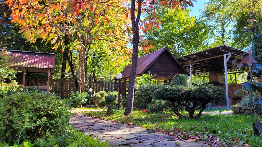 Коттедж в горном районе и на берегу реки