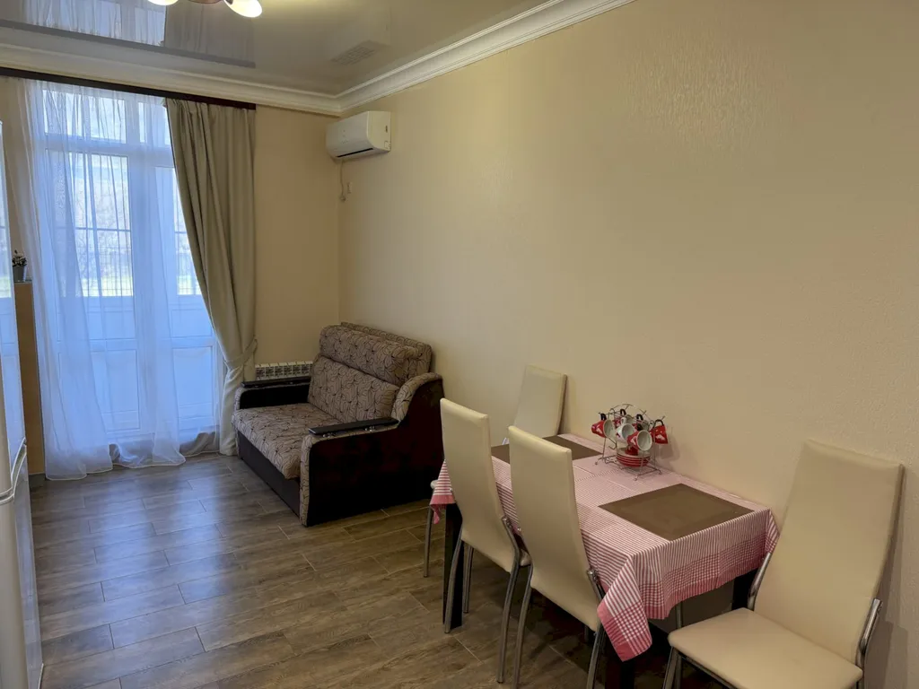 Квартира Квартира с балконом и видом на горы в центре - 11 мин до моря — Геленджик