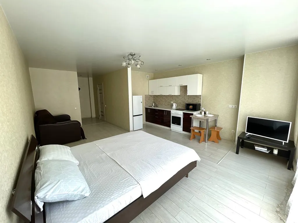 Просторная квартира на Панораме возле ЛДС — аренда посуточно в Новосибирск