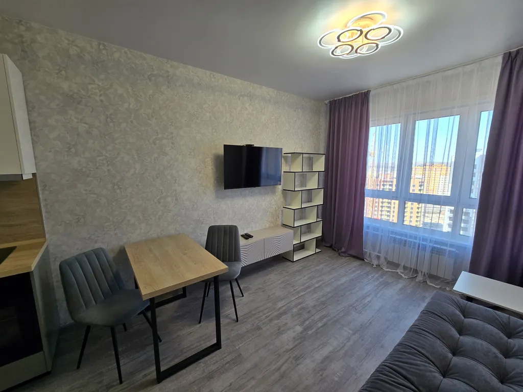 Новая полноценная квартира с балконом на Бульваре