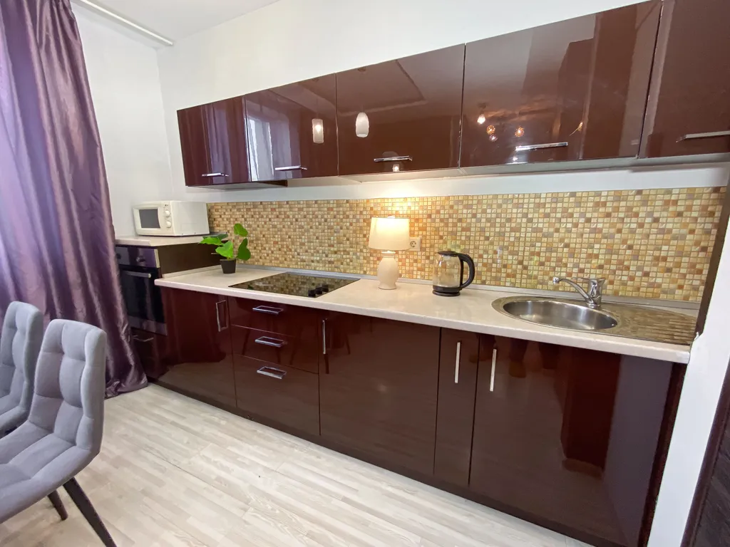 Семейная квартира с камином у ТЦ Аквамолл