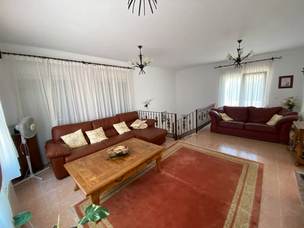 7-комнатный Дом