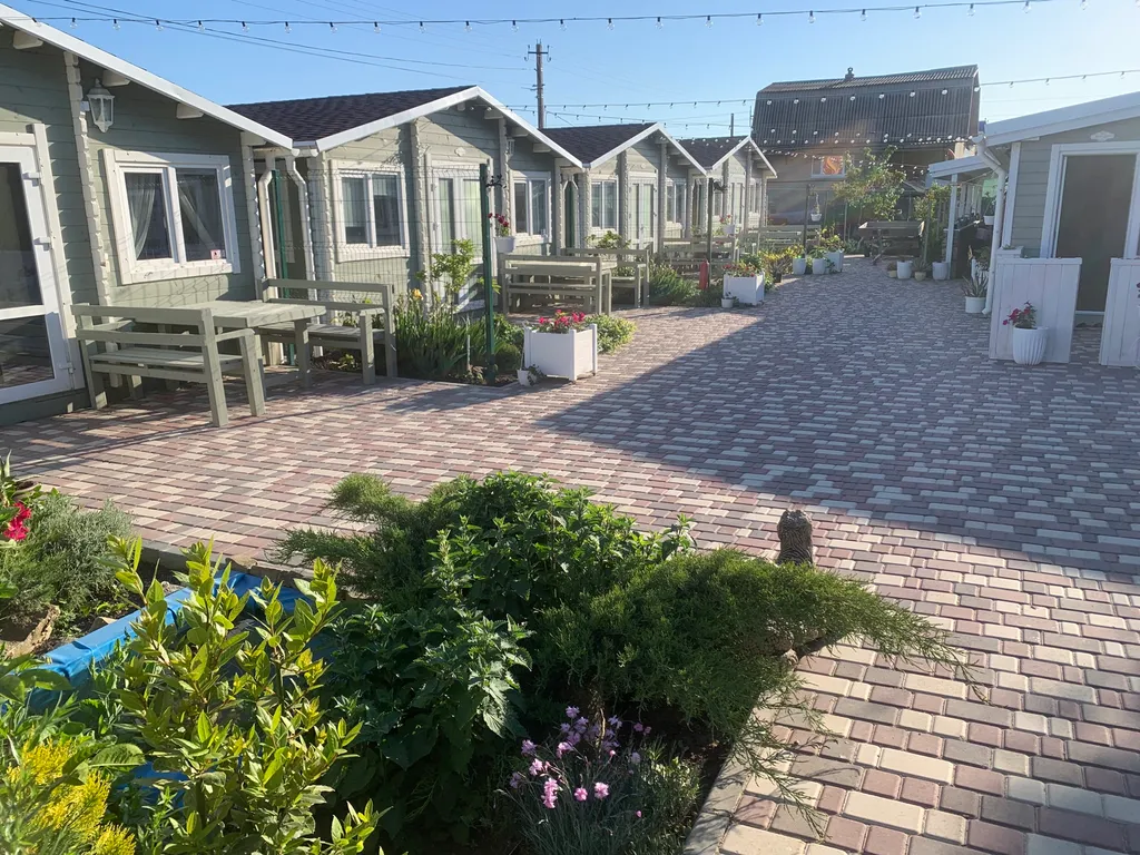 Индивидуальный трехкомнатный эко-дом с террасой и кухней Ветер Перемен