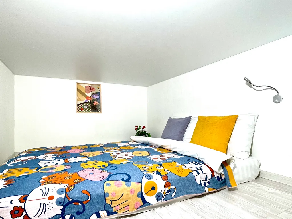 Квартира Квартира Двухуровневая студия в 3 минутах от метро Технологический институт — Санкт-Петербург