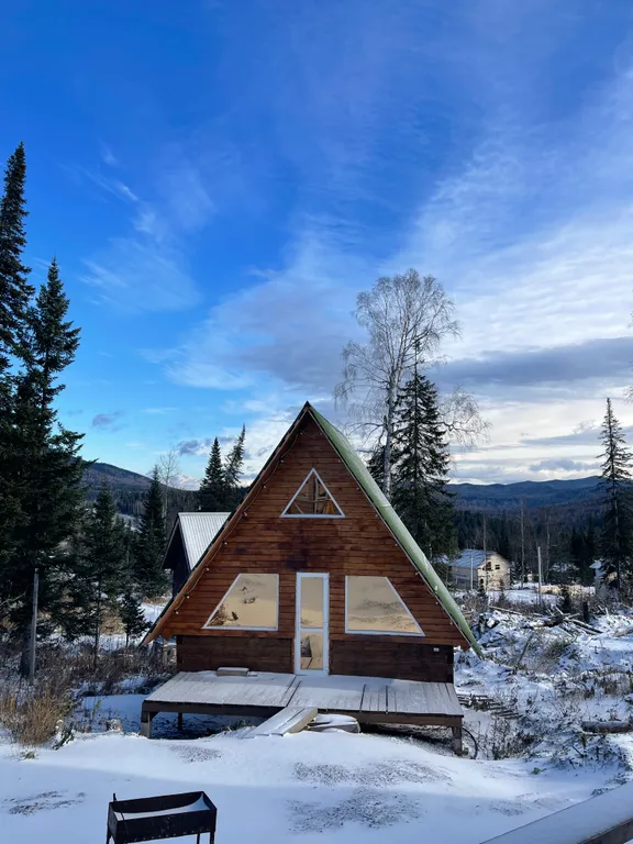 Коттедж Уютный дом с видом на горы — Шерегеш