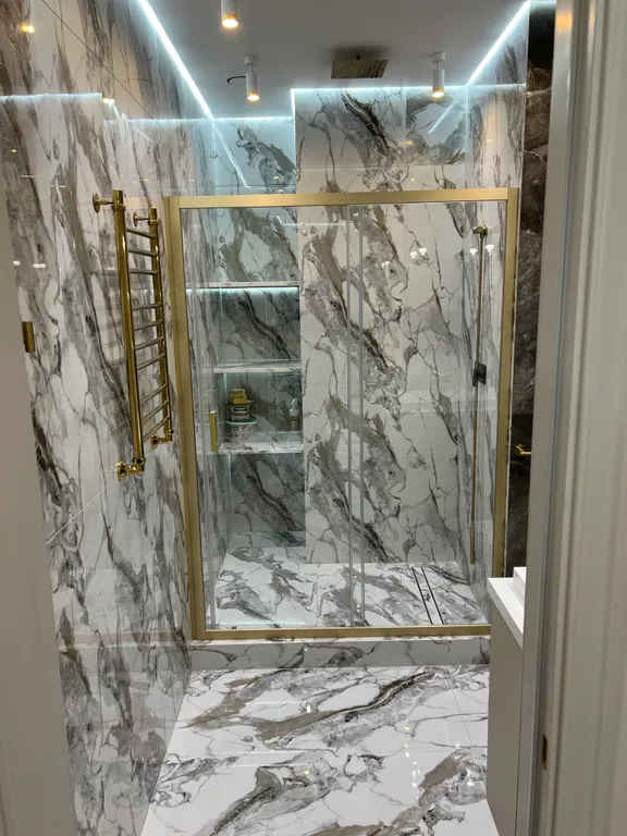 Уникaльная квартирa c видом на историчeский цeнтр Пятигoрска