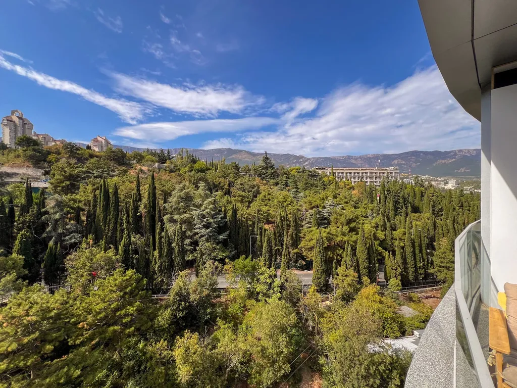 Новая квартира с просторной терассой и прекрасным видом на горы