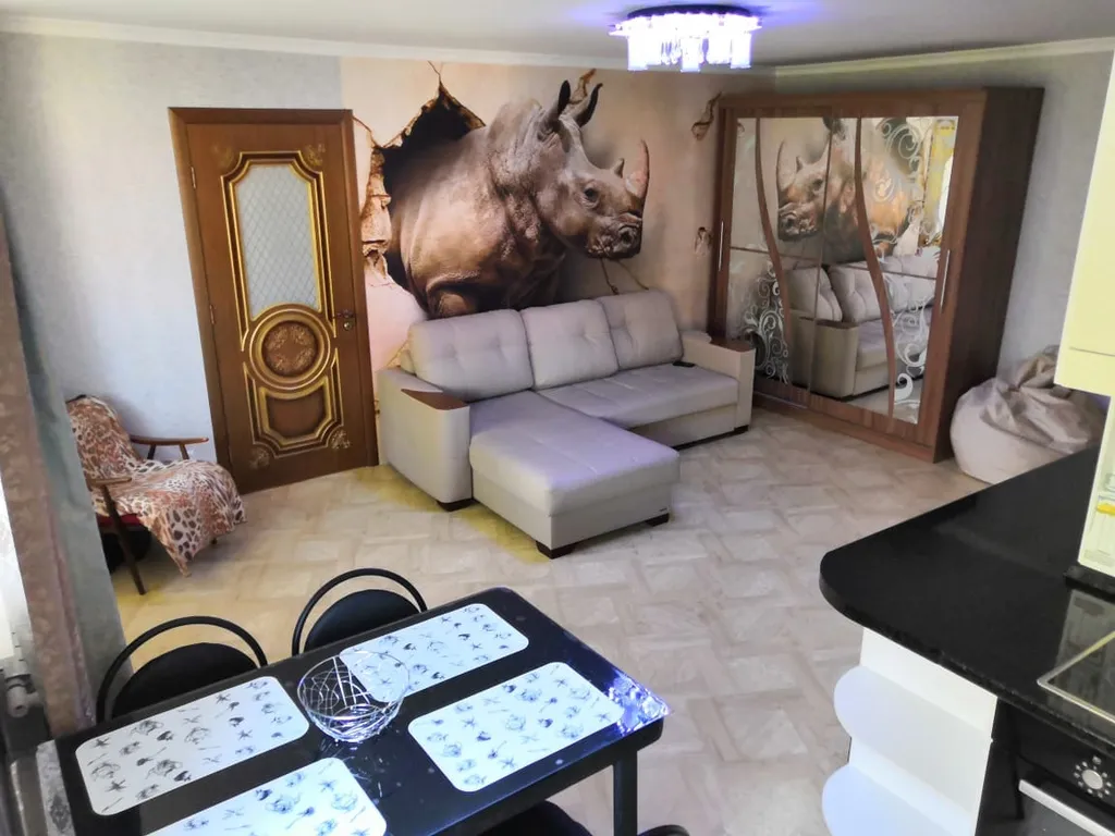 Современная двухкомнатная квартира в самом центре города — аренда посуточно в Южно-Сахалинск