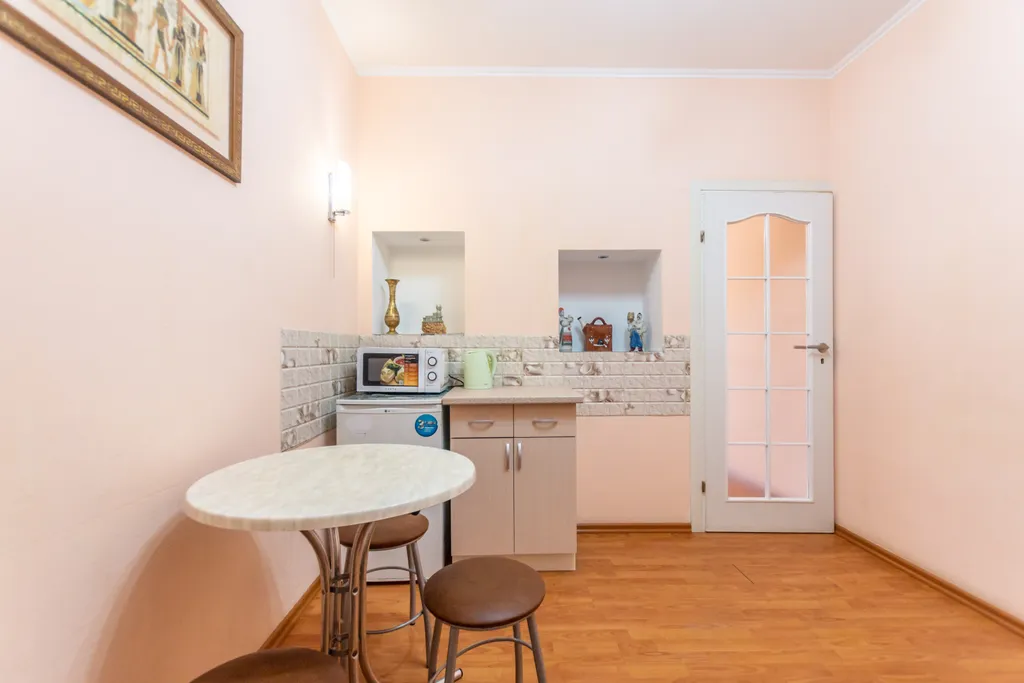 2х комнатные апартаменты в 200 метрах от моря в центое Алушты