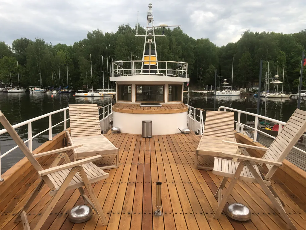 Теплоход для проживания