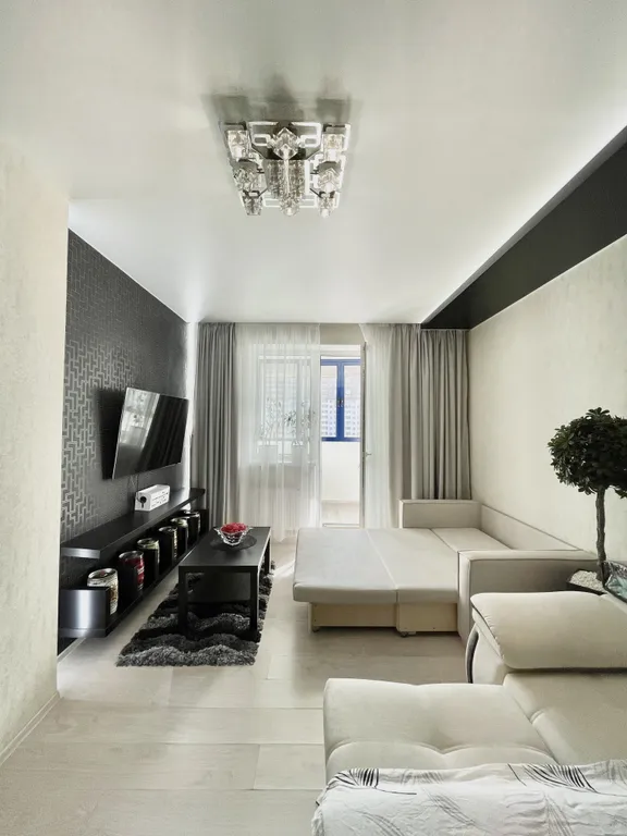 Двухкомнатная квартира в центре с 2 лоджиями