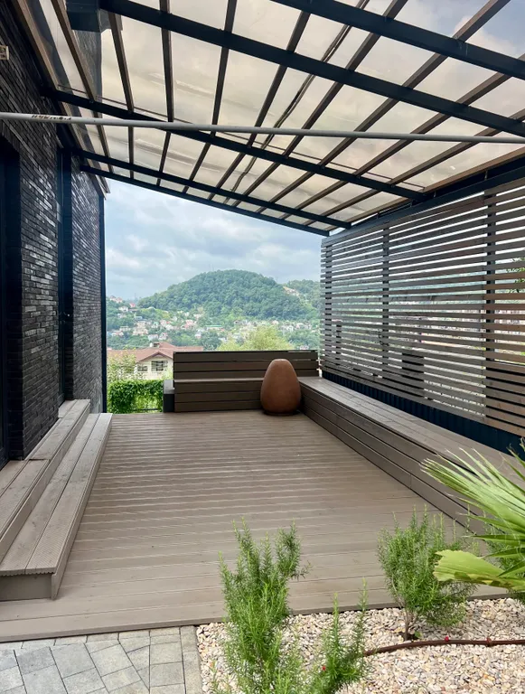 Новый стильный дом с видом на море