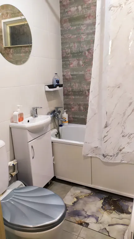 Квартира на площади