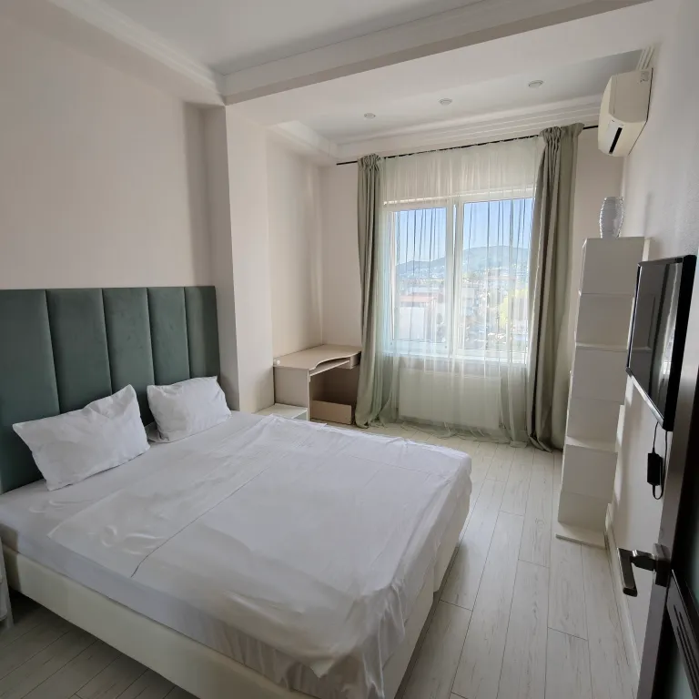 Квартира с отдельной спальней в центре курортного городка