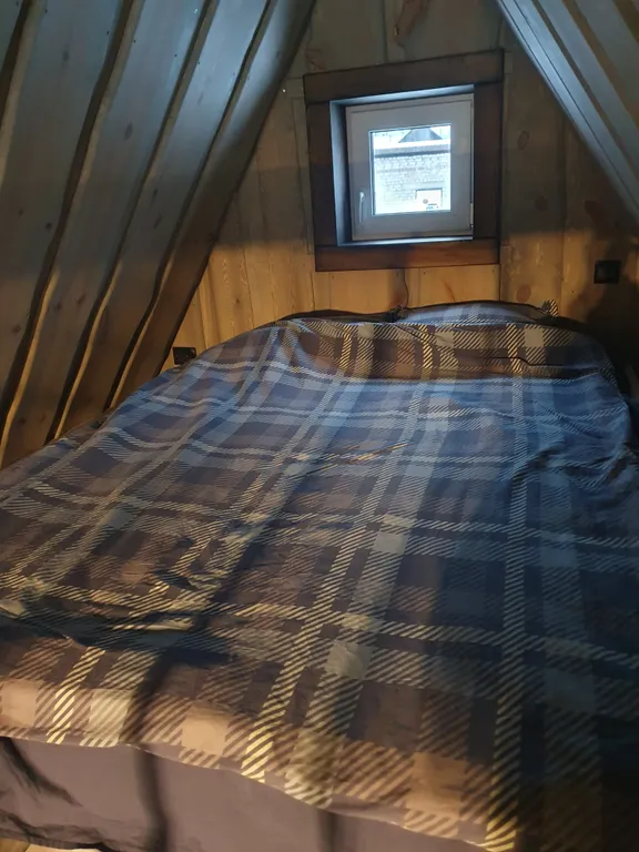 Дом у пруда