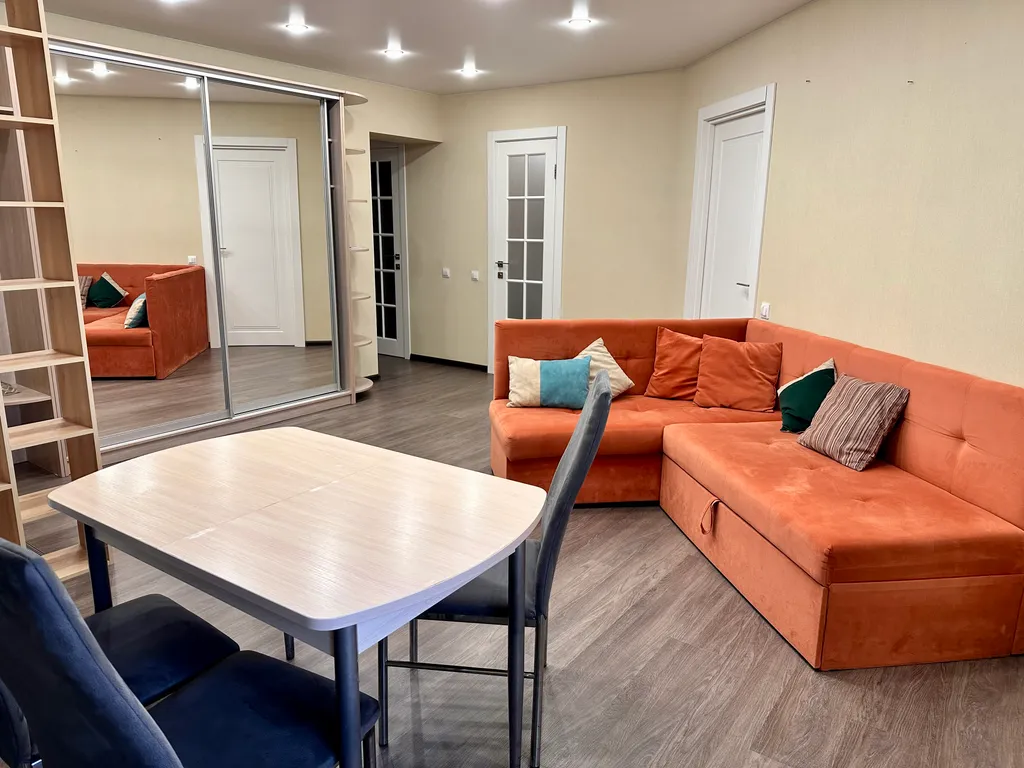 Уютная двухкомнатная квартира с просторной кухней