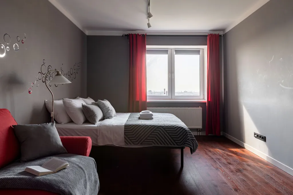 Духкомнатная квартира рядом с метро Электросила