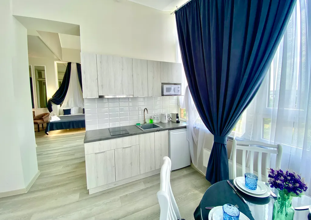 Панорамный люкс с джакузи и камином