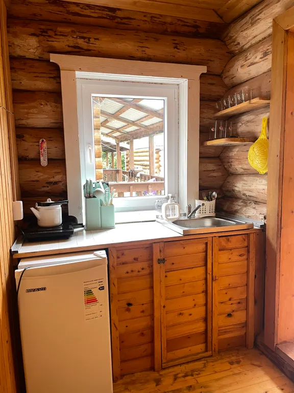 Чудесный домик на 2 спальни в 7 минутах от моря с парковкой (№5)