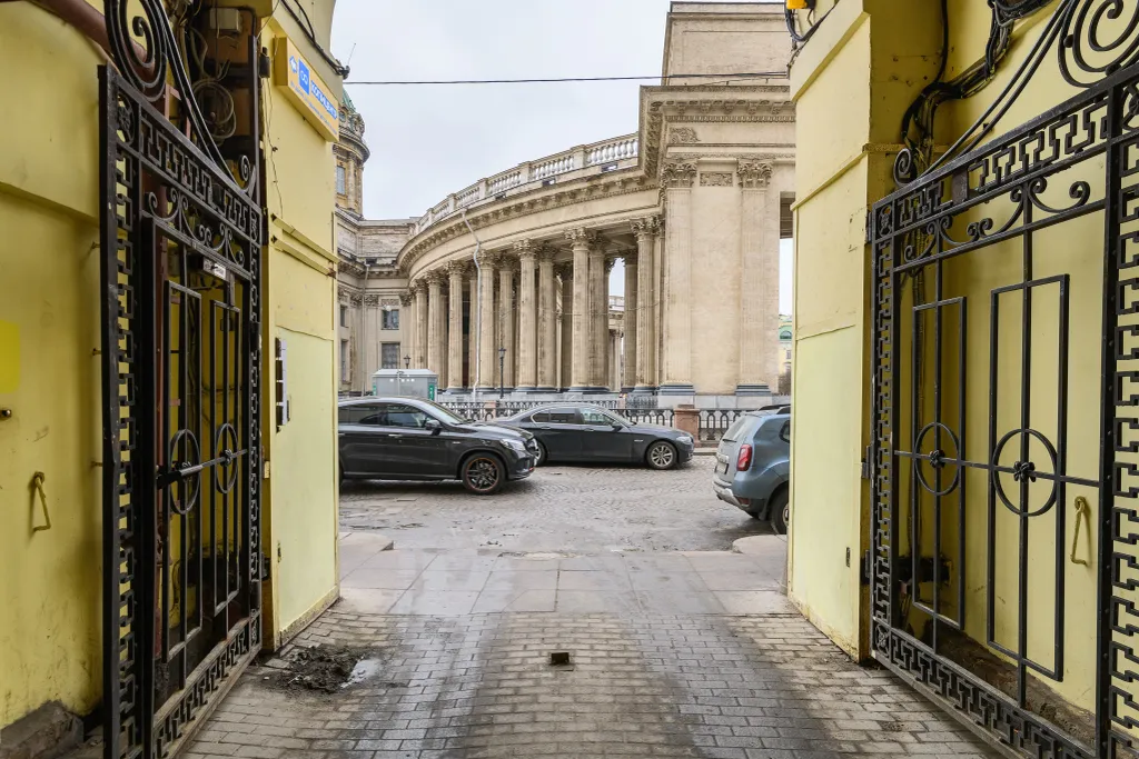 Квартира у Казанского собора