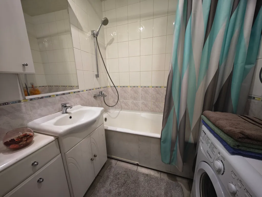 Квартира с видом на парк и во двор, с парковкой