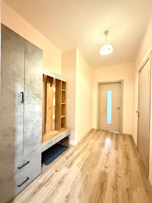 Высокий этаж, вид на город.