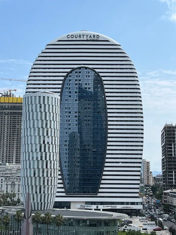 Апартаменты у моря с шикарным видом в апарт-отеле Orbi City