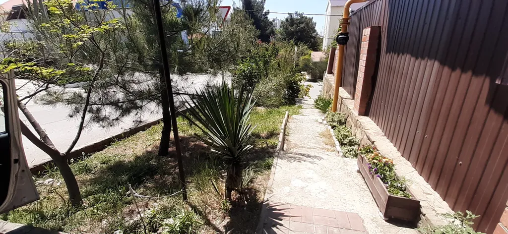 Удобная и уютная часть дома с отдельным входом, лужайкой, мангалом